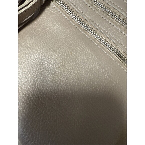 Leather Beige Purse. Lots Of Compartments - Picture 6 of 6